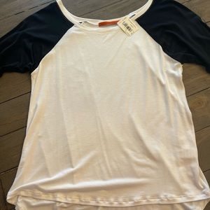 New with tags Feel The Piece baseball tee - o/s